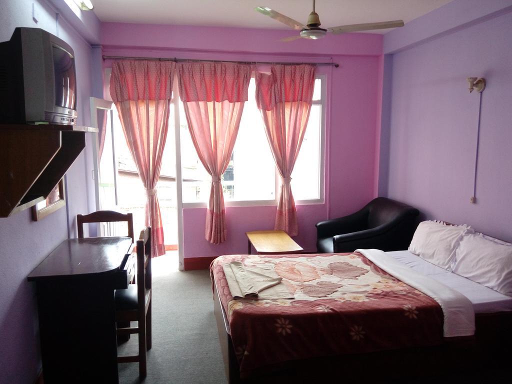 Hotel Pokhara Peace กาฐมาณฑุ ภายนอก รูปภาพ