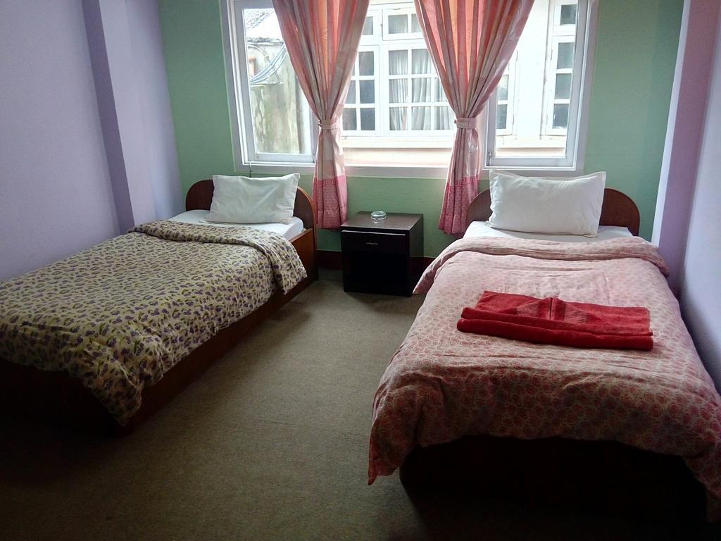 Hotel Pokhara Peace กาฐมาณฑุ ภายนอก รูปภาพ