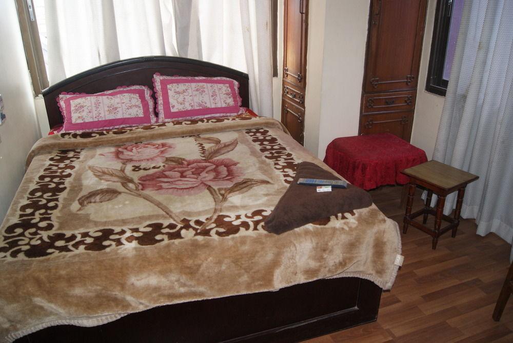 Hotel Pokhara Peace กาฐมาณฑุ ภายนอก รูปภาพ