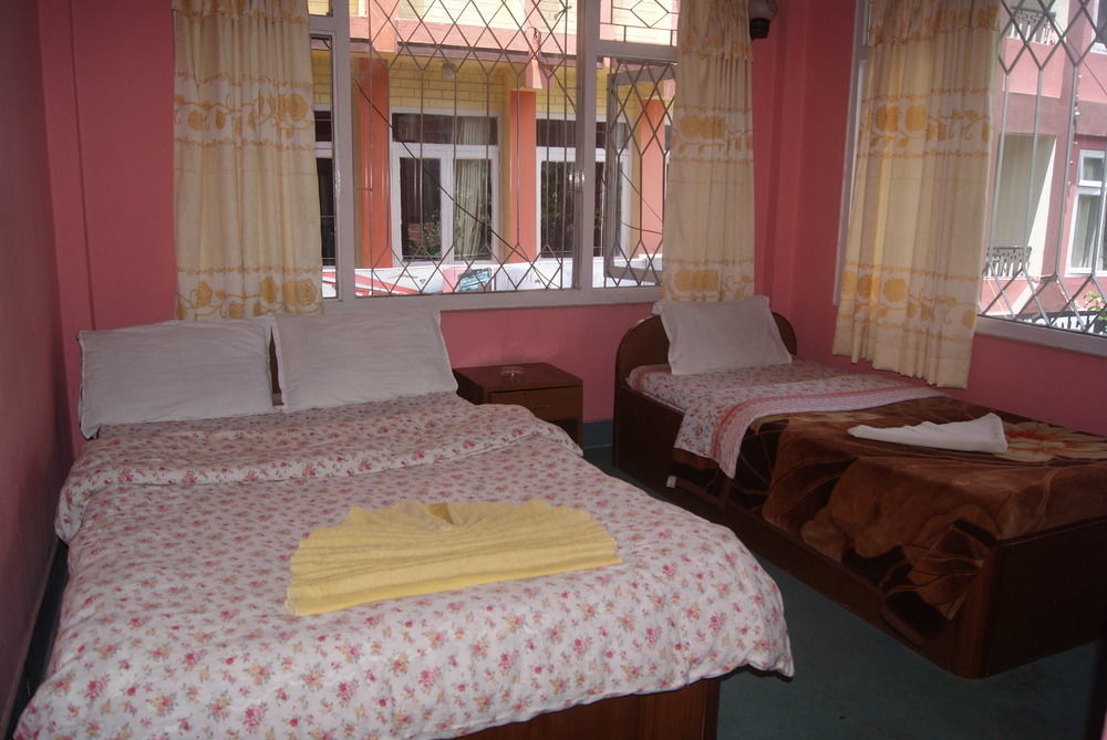 Hotel Pokhara Peace กาฐมาณฑุ ภายนอก รูปภาพ