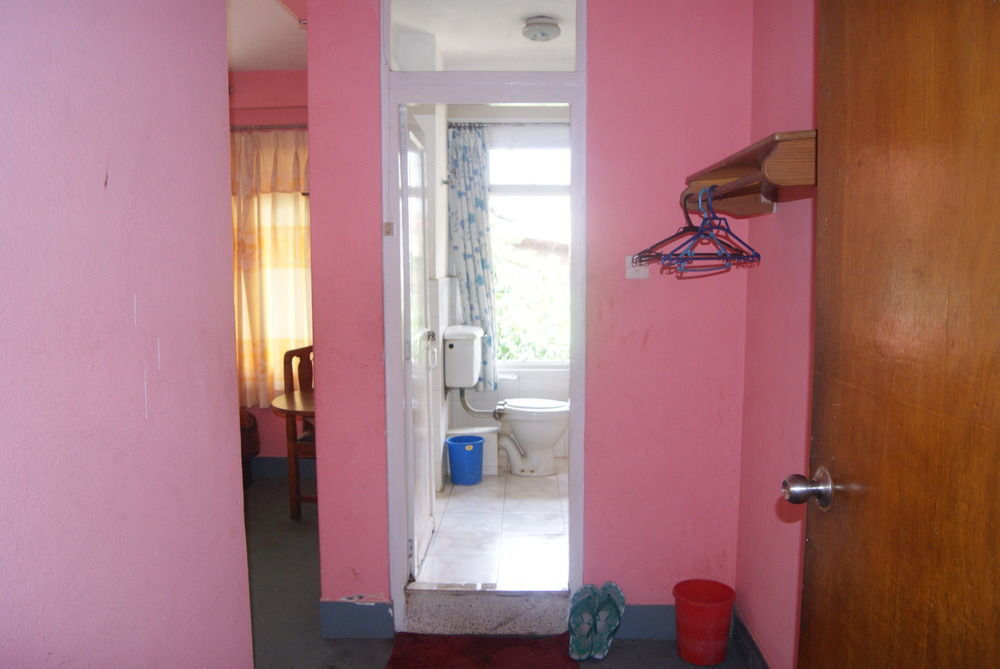 Hotel Pokhara Peace กาฐมาณฑุ ภายนอก รูปภาพ